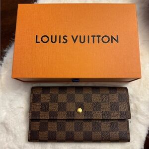 LOUIS VUITTON Portefeuille International Trifold Long Wallet Damier ebene